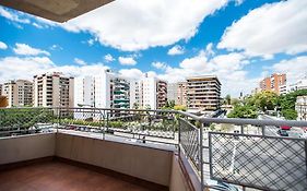 Amplio Piso en Nervión, Excelente zona de la ciudad.